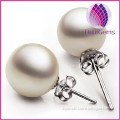 Simple and Elegant Chinese Version of The South Sea Shell Pearl Stud Earrings